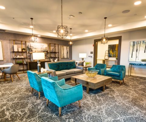 Oaks at Algonquin Senior Living Lounge