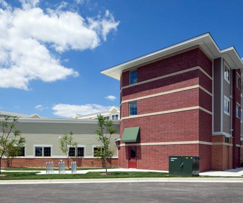 Exterior of Fairhaven Crossing apartments