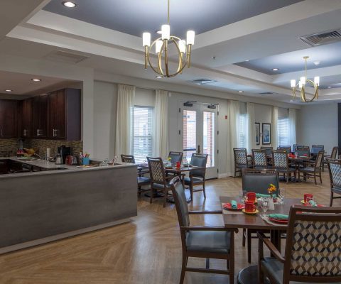 Dining room at Heartis Village of Orland Park
